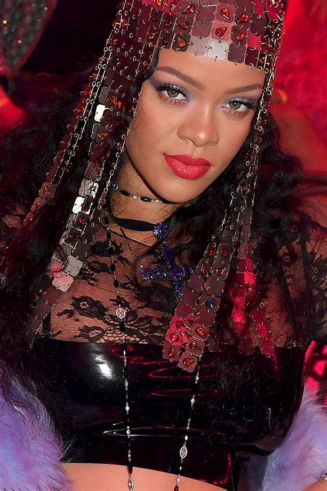 rihanna sfilata gucci